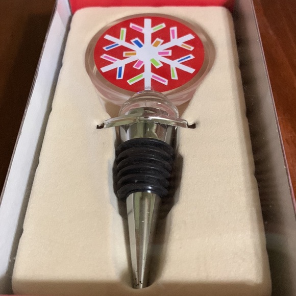 Snowflake Wine Bottle Stopper - Picture 3 of 6